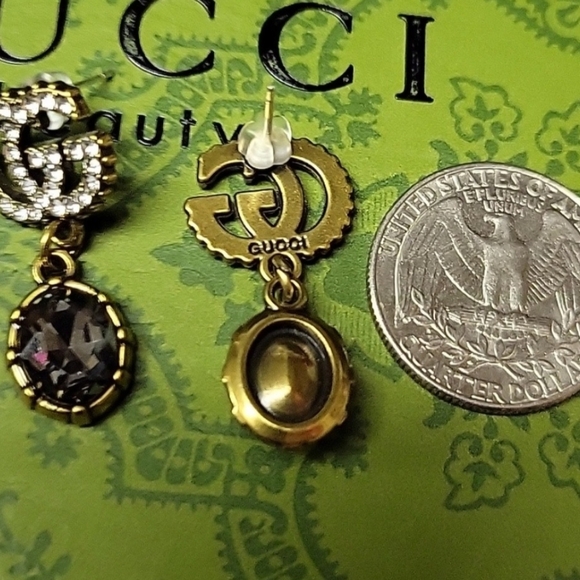 BUNDLE DEAL🎁 3 Pc. LOT, Louis Vuitton Brooch& Earings, Gucci Earings, Dustbags - Picture 6 of 7